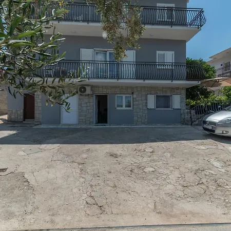 Paula * Трогир