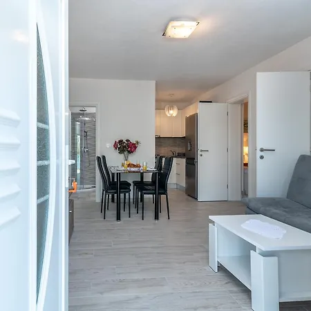 Apartman Paula *